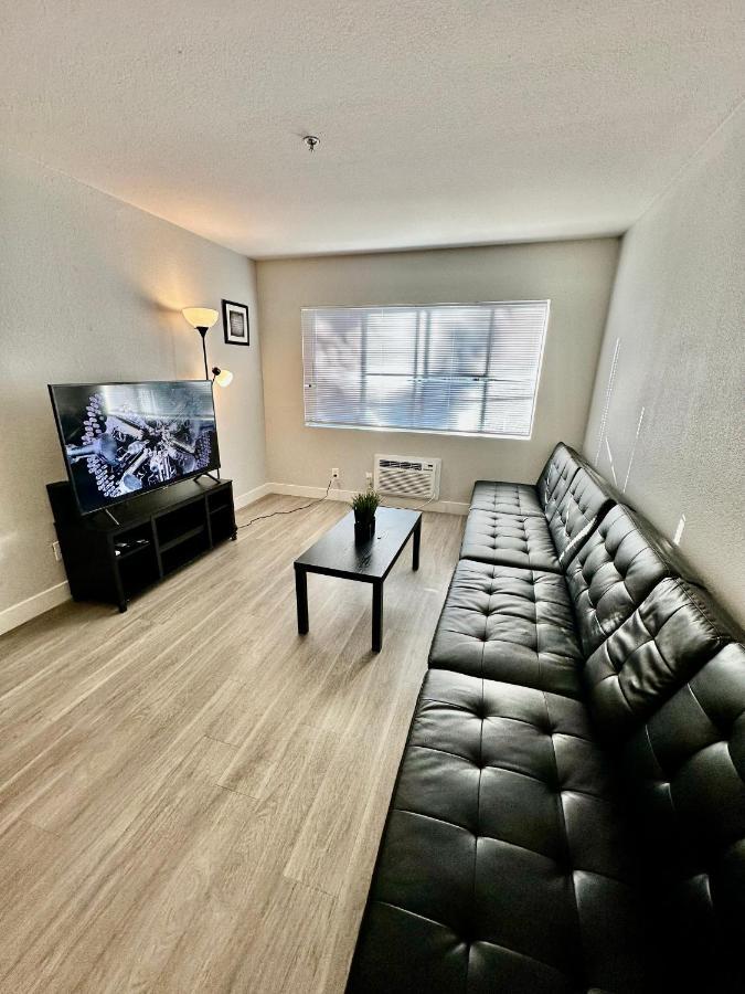 Entire Apartment + Parking Λος Άντζελες Εξωτερικό φωτογραφία